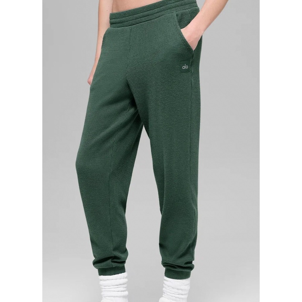 Alo Waffle Weekend Escape Jogger Womens Small Clover Green Athleisure Relaxation